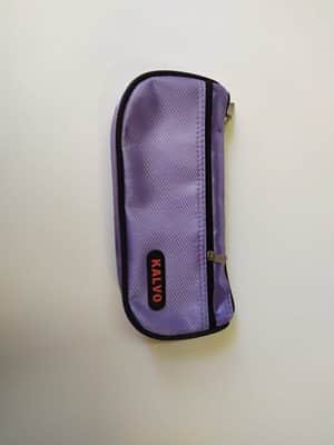 קלמר לילדה סגול שתי תאים.